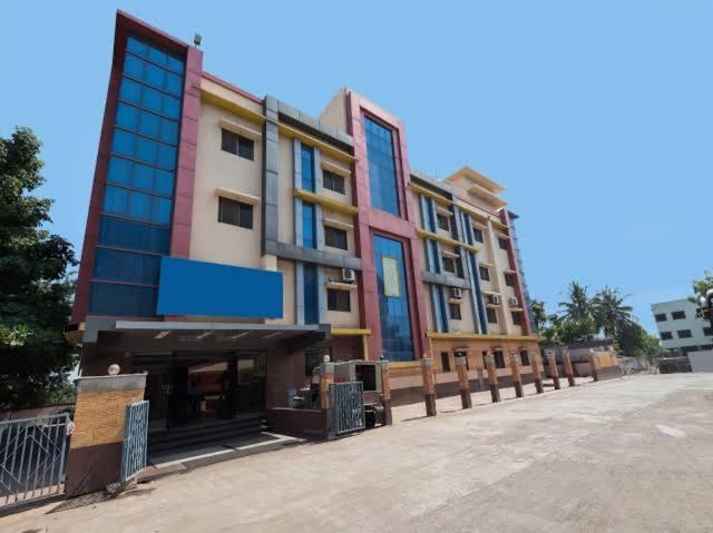 Sai Samrat Hotel Shirdi Eksteriør bilde